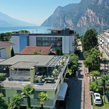 Hotel Venezia ริวาเดลการ์ดา ภายนอก รูปภาพ