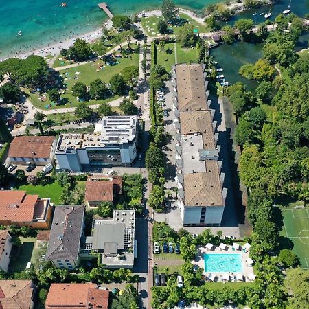 Hotel Venezia ริวาเดลการ์ดา ภายนอก รูปภาพ