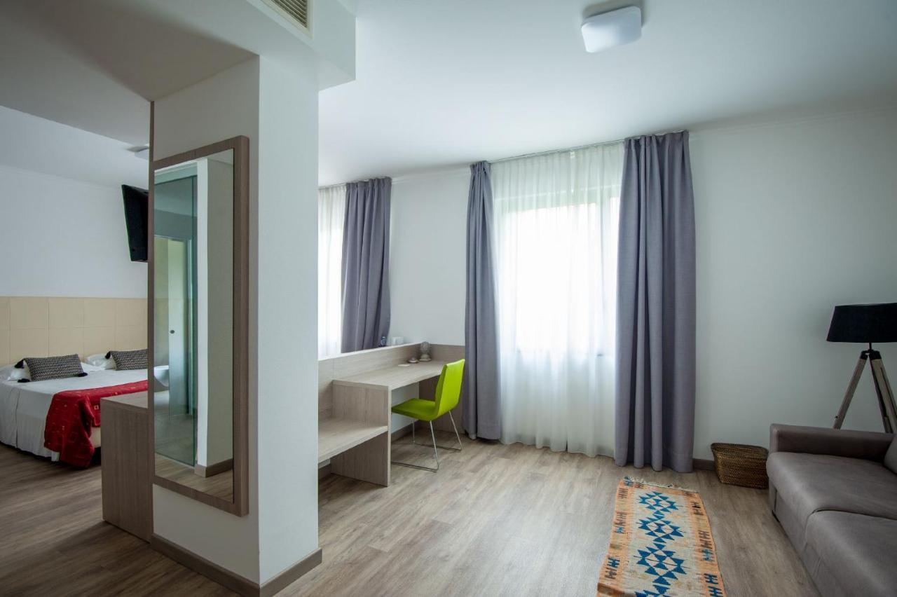Hotel Venezia ริวาเดลการ์ดา ภายนอก รูปภาพ